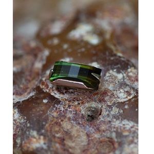 Threadless Yellow Gold end with Green Tourmaline